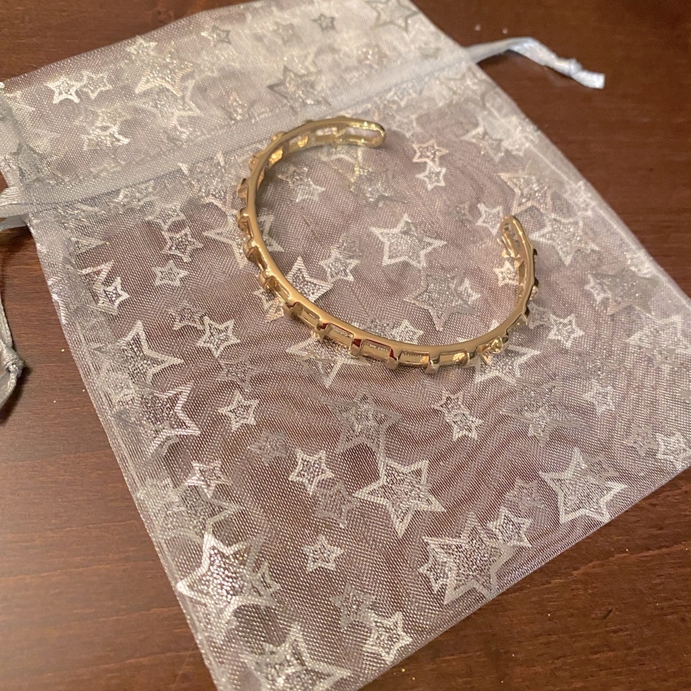 Pretty cuff bracelet in golden tone metal - Picture 7 of 16